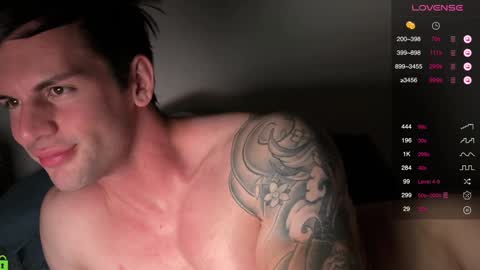 Snapshot of maxandtam chatting on 01/12/25, 01:42 Max online show from 01/12/25, 01:42