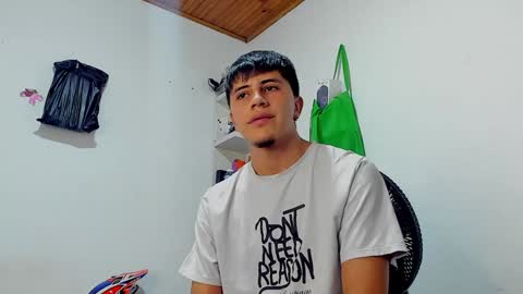 Snapshot of maxbigcock2025 chatting on 12/20/24, 09:00 Max online show from 12/20/24, 09:00