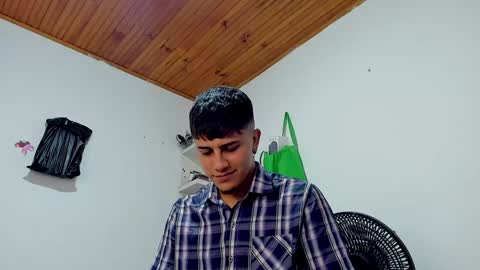 Snapshot of maxbigcock2025 chatting on 12/21/24, 12:16 Max online show from 12/21/24, 12:16