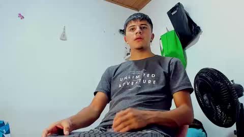 Snapshot of maxbigcock2025 chatting on 02/13/25, 08:06 Max online show from 02/13/25, 08:06