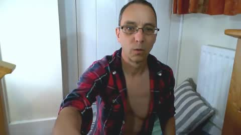 Snapshot of maxdavies chatting on 06/07/26, 04:33 Max Davies online show from 06/07/26, 04:33