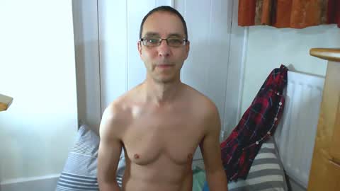 Snapshot of maxdavies chatting on 06/25/26, 09:58 Max Davies online show from 06/25/26, 09:58