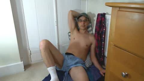 Snapshot of maxdavies chatting on 07/19/26, 04:44 Max Davies online show from 07/19/26, 04:44
