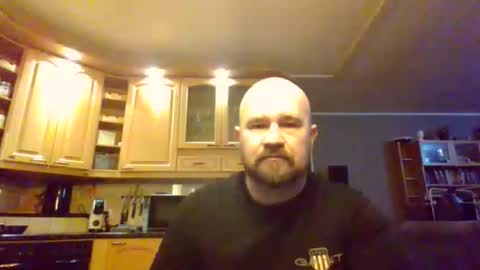 Snapshot of maxhunter chatting on 11/02/25, 04:42 maxhunter online show from 11/02/25, 04:42