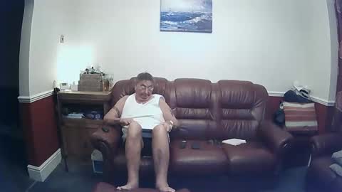 Snapshot of maxi_johnes chatting on 12/21/24, 08:21 MAX online show from 12/21/24, 08:21