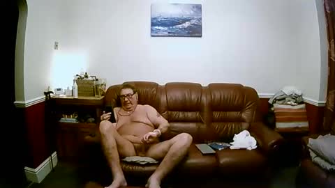 Snapshot of maxi_johnes chatting on 12/23/24, 03:07 MAX online show from 12/23/24, 03:07