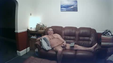 Snapshot of maxi_johnes chatting on 12/23/24, 08:03 MAX online show from 12/23/24, 08:03