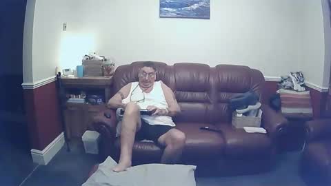 Snapshot of maxi_johnes chatting on 12/25/24, 08:39 MAX online show from 12/25/24, 08:39