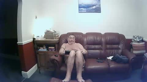 Snapshot of maxi_johnes chatting on 12/30/24, 02:42 MAX online show from 12/30/24, 02:42