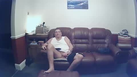 Snapshot of maxi_johnes chatting on 01/06/25, 12:37 MAX online show from 01/06/25, 12:37