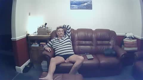 Snapshot of maxi_johnes chatting on 01/06/25, 08:39 MAX online show from 01/06/25, 08:39