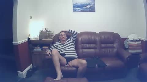 Snapshot of maxi_johnes chatting on 01/07/25, 09:25 MAX online show from 01/07/25, 09:25