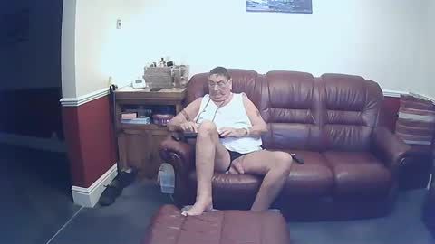 Snapshot of maxi_johnes chatting on 01/14/25, 09:41 MAX online show from 01/14/25, 09:41