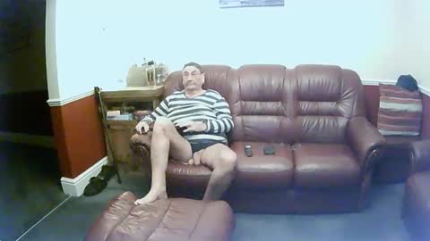 Snapshot of maxi_johnes chatting on 01/15/25, 07:34 MAX online show from 01/15/25, 07:34