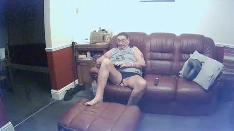 Snapshot of maxi_johnes chatting on 01/16/25, 09:19 MAX online show from 01/16/25, 09:19