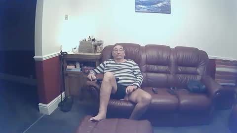 Snapshot of maxi_johnes chatting on 01/17/25, 09:17 MAX online show from 01/17/25, 09:17