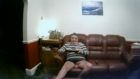 Snapshot of maxi_johnes chatting on 02/07/25, 09:48 MAX online show from 02/07/25, 09:48