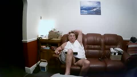 Snapshot of maxi_johnes chatting on 02/09/25, 03:43 MAX online show from 02/09/25, 03:43