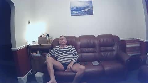 Snapshot of maxi_johnes chatting on 02/14/25, 09:32 MAX online show from 02/14/25, 09:32