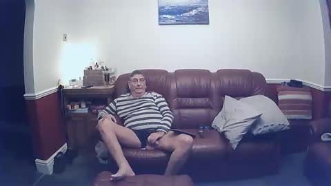 Snapshot of maxi_johnes chatting on 02/19/25, 11:25 MAX online show from 02/19/25, 11:25