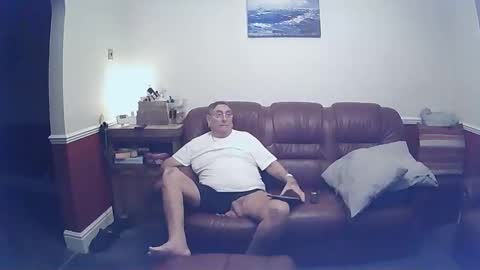 Snapshot of maxi_johnes chatting on 02/25/25, 09:35 MAX online show from 02/25/25, 09:35