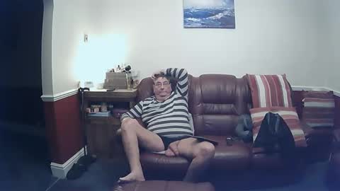 Snapshot of maxi_johnes chatting on 02/28/25, 09:33 MAX online show from 02/28/25, 09:33