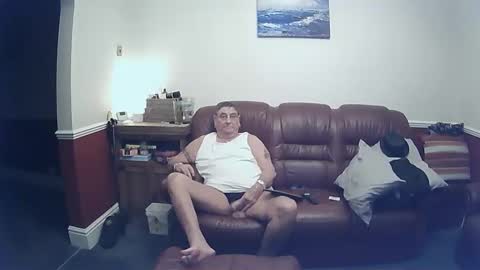 Snapshot of maxi_johnes chatting on 03/05/25, 11:05 MAX online show from 03/05/25, 11:05