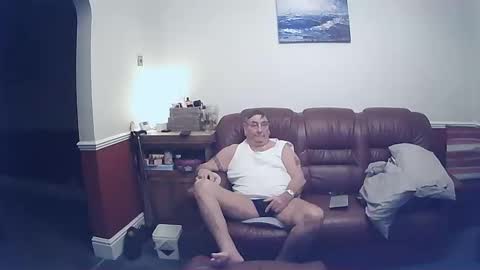 Snapshot of maxi_johnes chatting on 03/09/25, 09:57 MAX online show from 03/09/25, 09:57