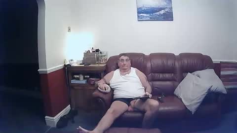 Snapshot of maxi_johnes chatting on 03/10/25, 08:45 MAX online show from 03/10/25, 08:45