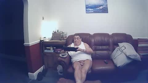 Snapshot of maxi_johnes chatting on 03/11/25, 11:04 MAX online show from 03/11/25, 11:04