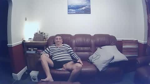 Snapshot of maxi_johnes chatting on 03/12/25, 10:28 MAX online show from 03/12/25, 10:28