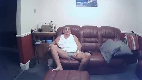 Snapshot of maxi_johnes chatting on 09/16/25, 09:49 MAX online show from 09/16/25, 09:49