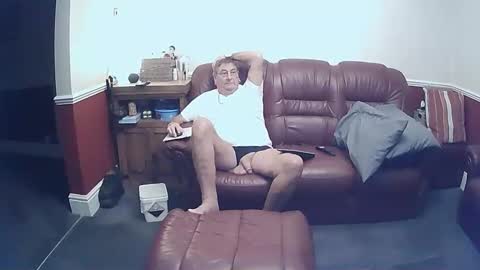 Snapshot of maxi_johnes chatting on 09/19/25, 09:37 MAX online show from 09/19/25, 09:37