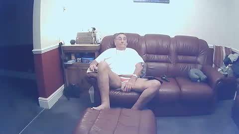 Snapshot of maxi_johnes chatting on 09/29/25, 10:03 MAX online show from 09/29/25, 10:03