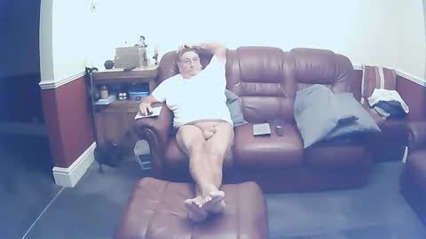 Snapshot of maxi_johnes chatting on 10/04/25, 10:08 MAX online show from 10/04/25, 10:08