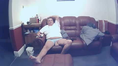 Snapshot of maxi_johnes chatting on 10/09/25, 10:19 MAX online show from 10/09/25, 10:19