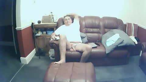 Snapshot of maxi_johnes chatting on 10/13/25, 09:59 MAX online show from 10/13/25, 09:59