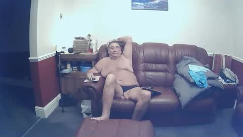 Snapshot of maxi_johnes chatting on 11/01/25, 10:56 MAX online show from 11/01/25, 10:56