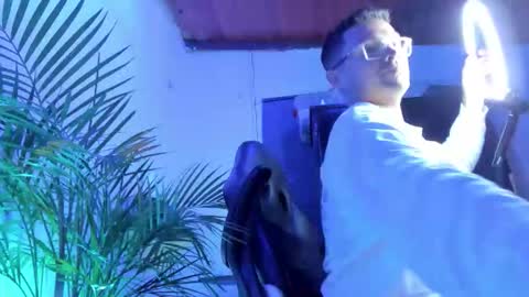 MAXI      online show from 03/21/26, 08:19