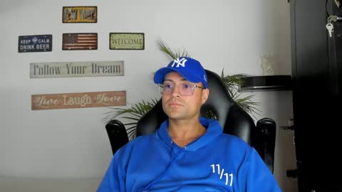 MAXI      online show from 04/22/26, 05:36