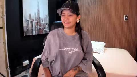 Snapshot of maxigarcia_ chatting on 06/16/26, 09:50 Maxi online show from 06/16/26, 09:50