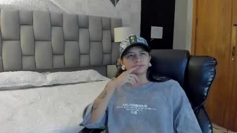 Snapshot of maxigarcia_ chatting on 06/23/26, 11:36 Maxi online show from 06/23/26, 11:36