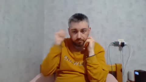 Snapshot of maximefrxx chatting on 02/04/25, 09:10 Maxime online show from 02/04/25, 09:10