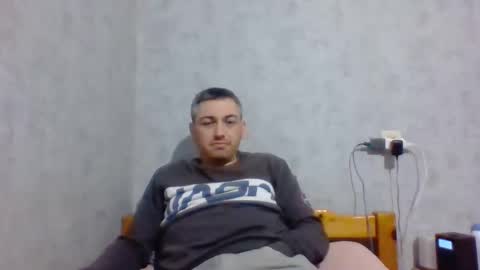 Snapshot of maximefrxx chatting on 02/07/25, 10:41 Maxime online show from 02/07/25, 10:41