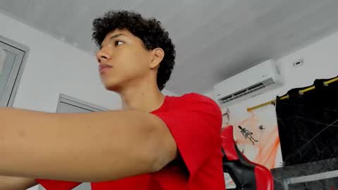 Snapshot of maximiliano_khalil chatting on 11/02/25, 08:44 Maximiliano online show from 11/02/25, 08:44