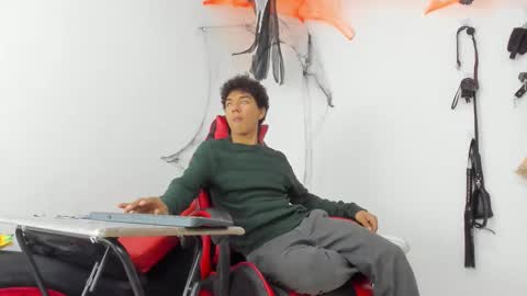 Snapshot of maximiliano_khalil chatting on 11/04/25, 07:57 Maximiliano online show from 11/04/25, 07:57