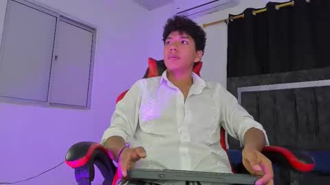 Snapshot of maximiliano_khalil chatting on 11/07/25, 08:31 Maximiliano online show from 11/07/25, 08:31