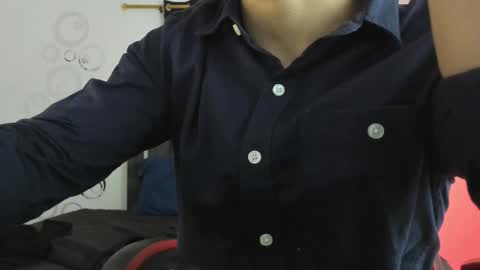 Snapshot of maximiliano_khalil chatting on 11/26/25, 07:37 Maximiliano online show from 11/26/25, 07:37