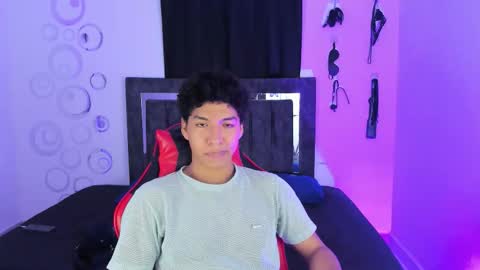 Snapshot of maximiliano_khalil chatting on 12/01/25, 07:30 Maximiliano online show from 12/01/25, 07:30