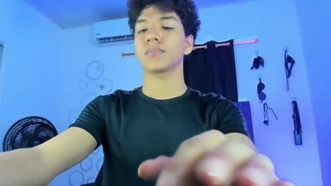 Snapshot of maximiliano_khalil chatting on 12/02/25, 07:09 Maximiliano online show from 12/02/25, 07:09